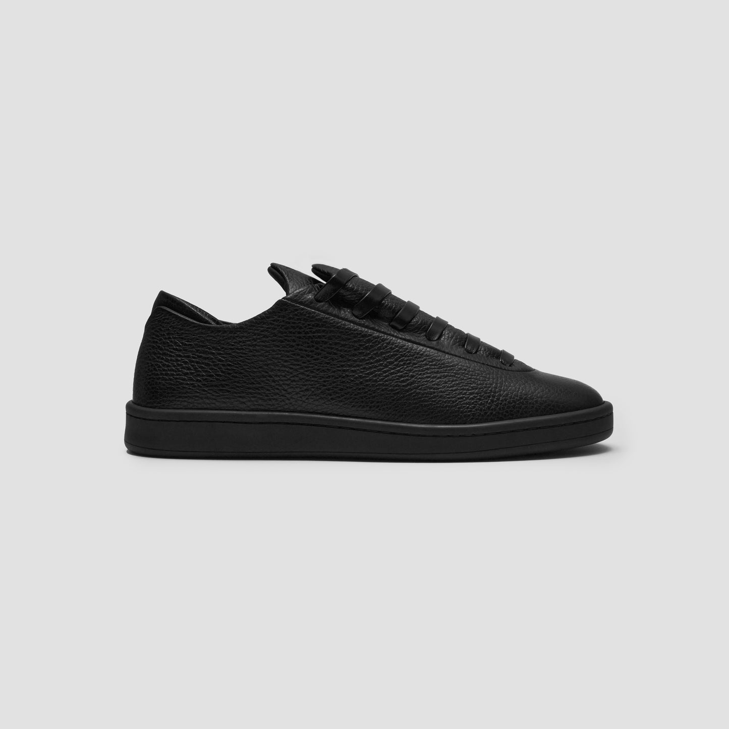 LAYL - Low Top in Deep Black