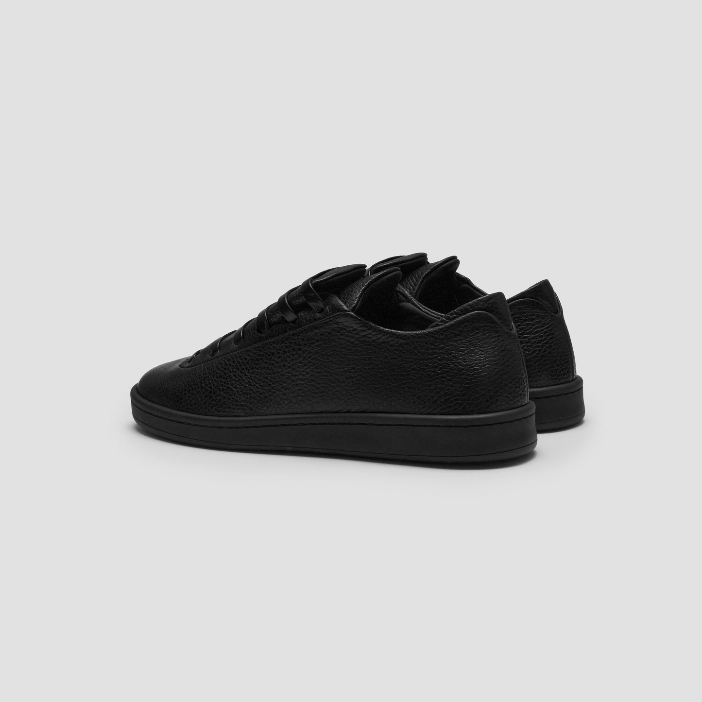 LAYL - Low Top in Deep Black